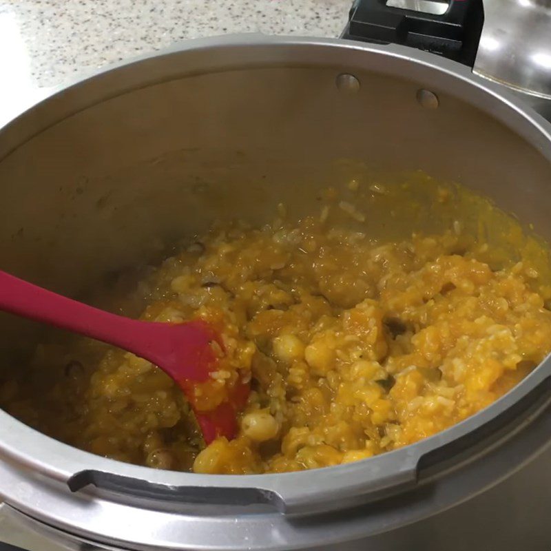 Step 2 Cook the Lotus Seed Pumpkin Porridge