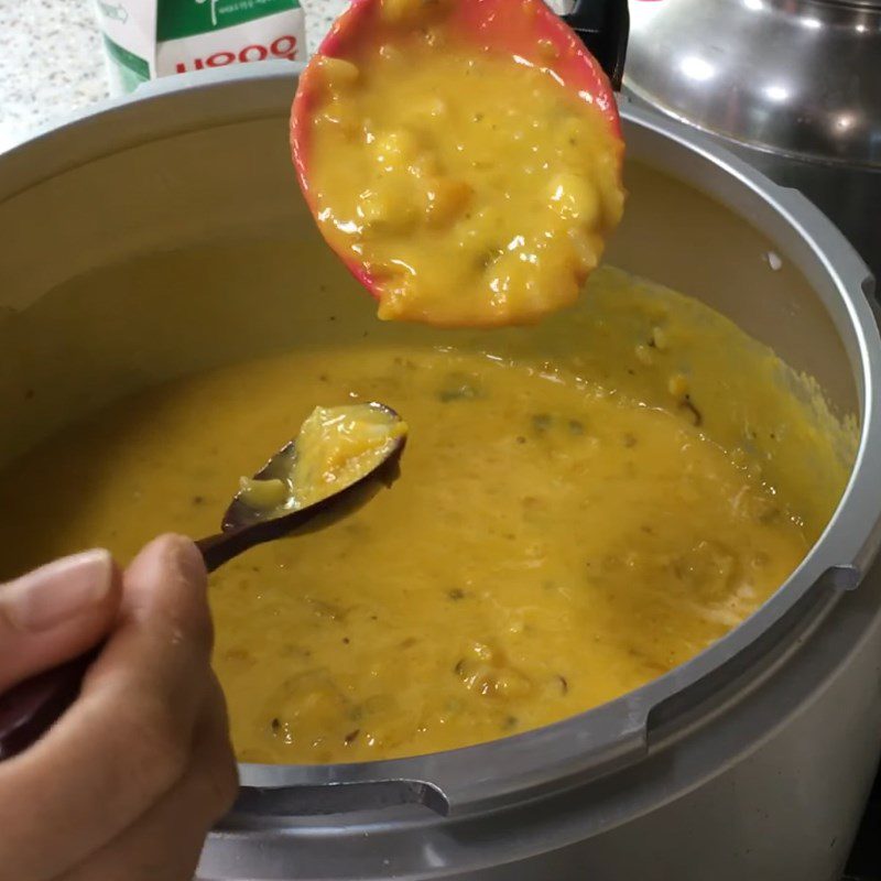 Step 2 Cooking lotus seed pumpkin porridge