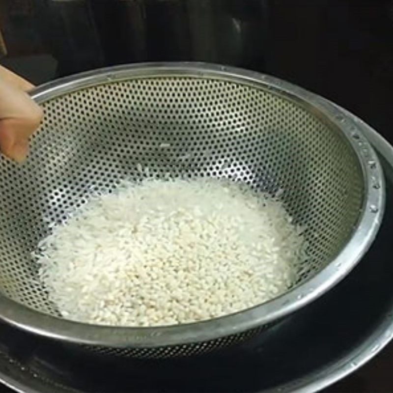 Step 2 Cook porridge Shrimp and Pork Tram Mushroom Porridge