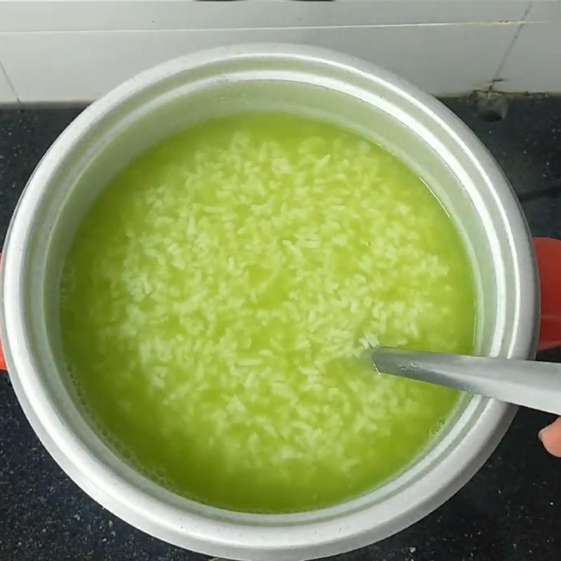 Step 5 Cook the porridge with pandan leaf water Pandan Leaf Porridge