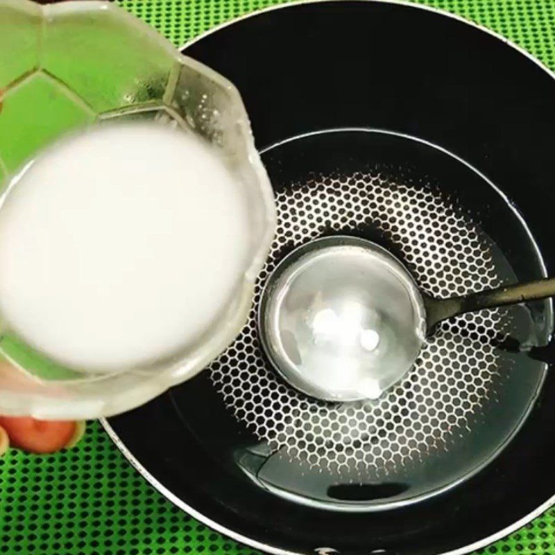 Step 4 Cooking the dessert Green bean sticky rice dessert