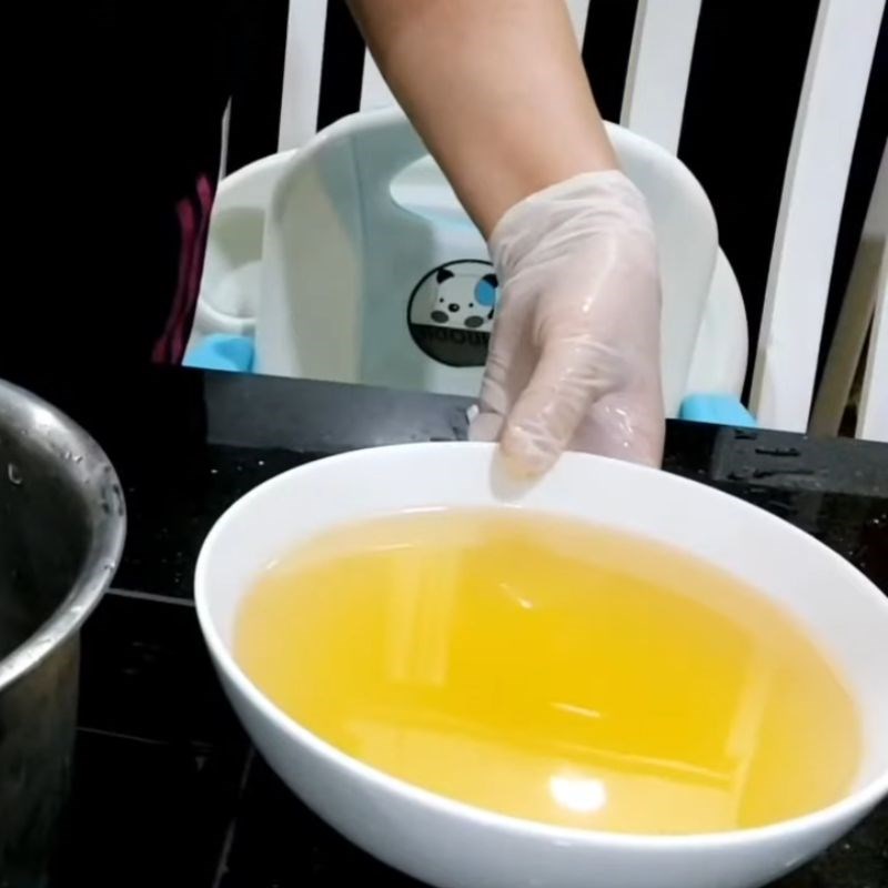 Step 2 Cook Longan and Aloe Vera Dessert