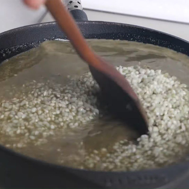 Step 4 Cooking rice Abalone rice shiitake mushrooms