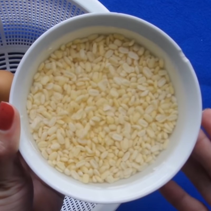 Step 2 Cook mung beans for boiled egg jelly