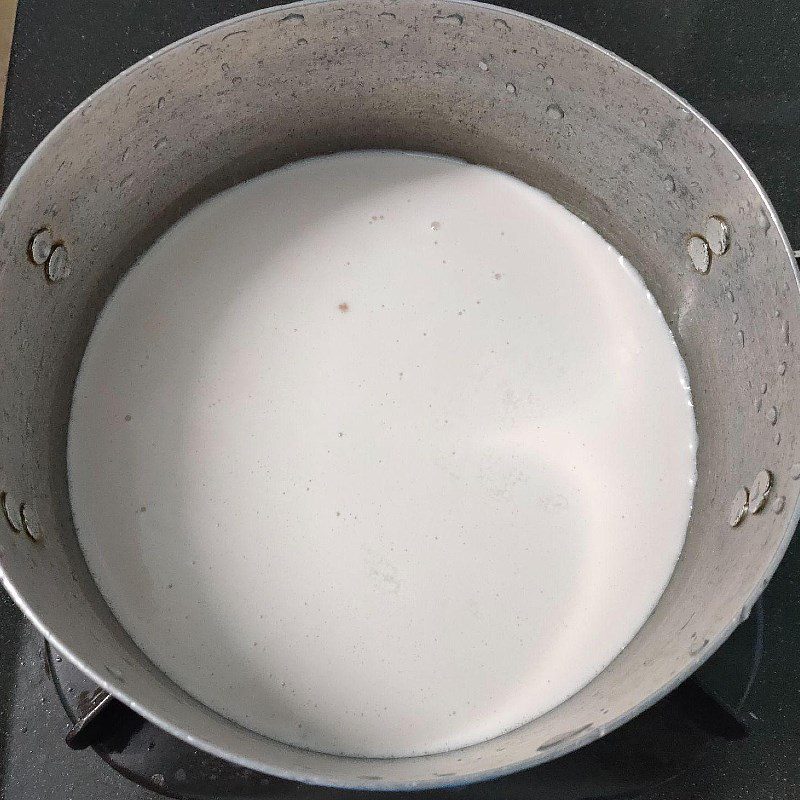 Step 2 Cook the mixture of ice cream powder Fruit banana ice cream