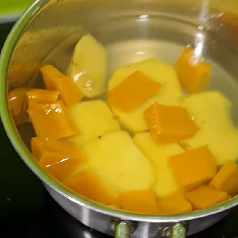 Step 2 Cook the sweet potato and pumpkin for Sweet Potato and Pumpkin Milk