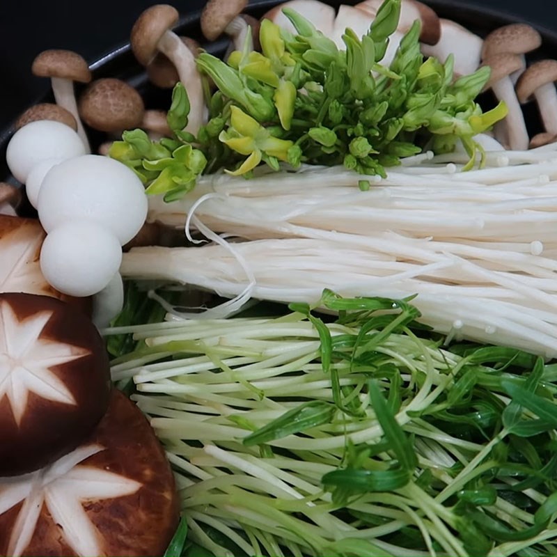 Step 5 Cook the hotpot Seafood Mushroom Hotpot