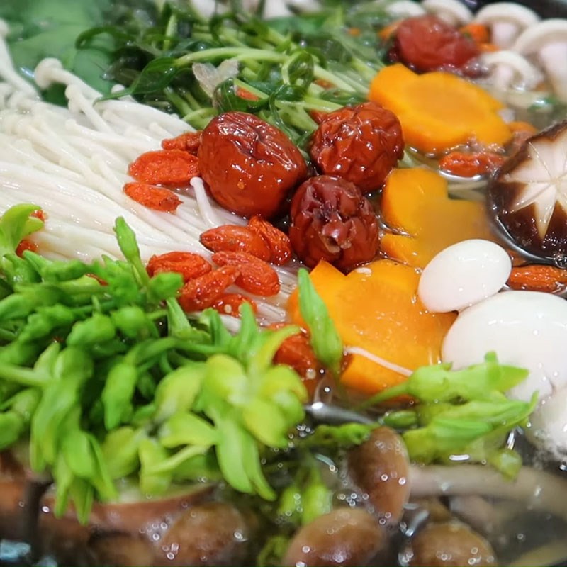 Step 5 Cook the hotpot Seafood Mushroom Hotpot