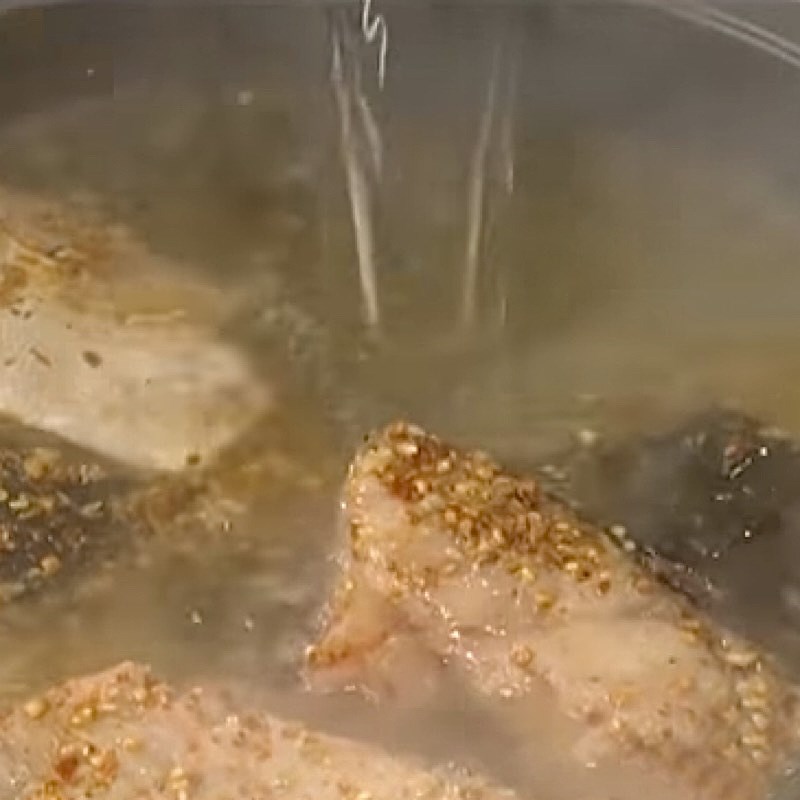 Step 4 Cook the hot pot Fish head hot pot with dried chili