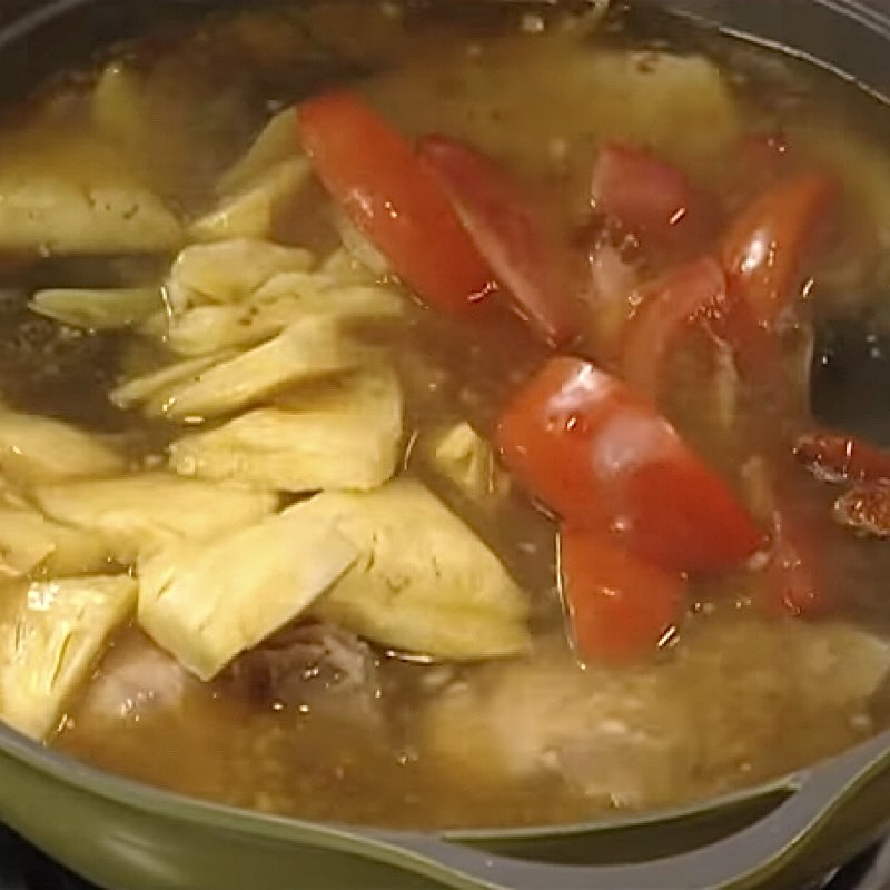 Step 4 Cook the hot pot Fish head hot pot with dried chili