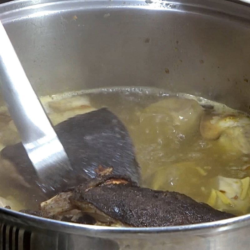 Step 5 Cook the Hotpot Grouper Fish Head Taro Hotpot