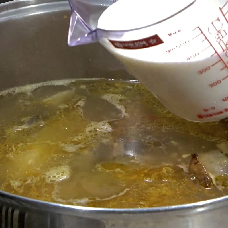 Step 5 Cook the Hotpot Grouper Fish Head Taro Hotpot