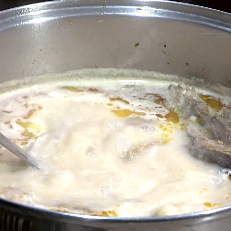 Step 5 Cook the Hotpot Grouper Fish Head Taro Hotpot