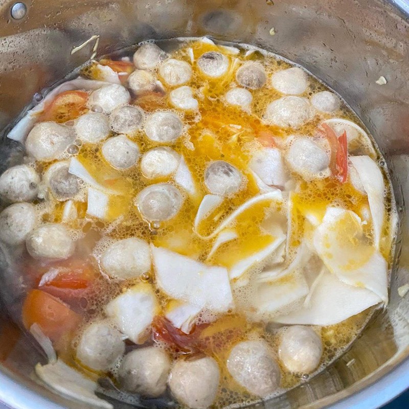 Step 5 Cooking the Frog Hotpot with Giang Leaves