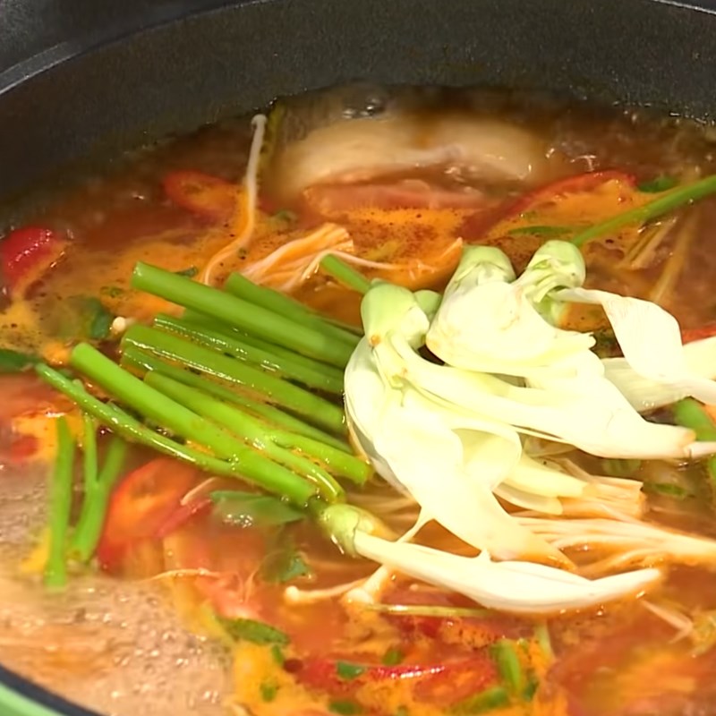 Step 4 Cooking the Hot Pot Catfish Lotus Flower Hot Pot