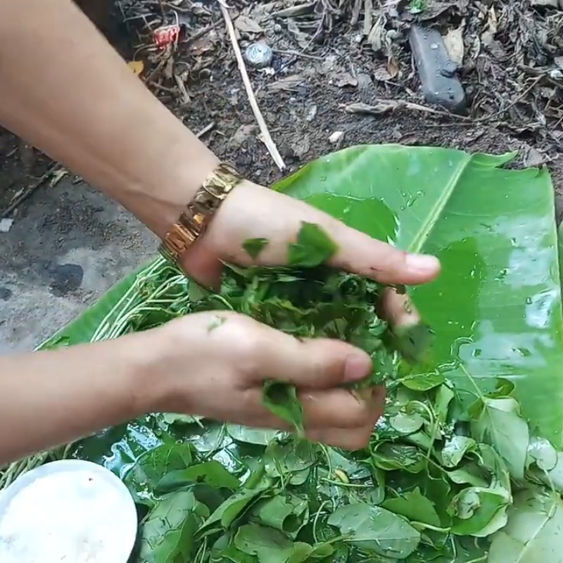 Step 4 Cooking eel hotpot with sour leaf Eel hotpot with sour leaf