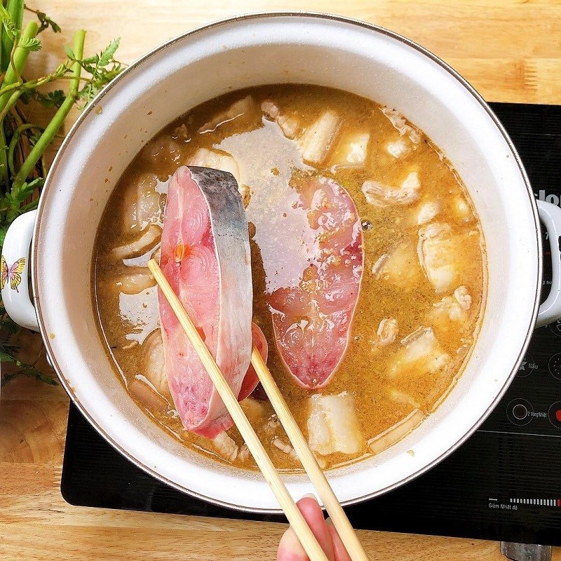 Step 4 Cook fish sauce hotpot Fish sauce hotpot
