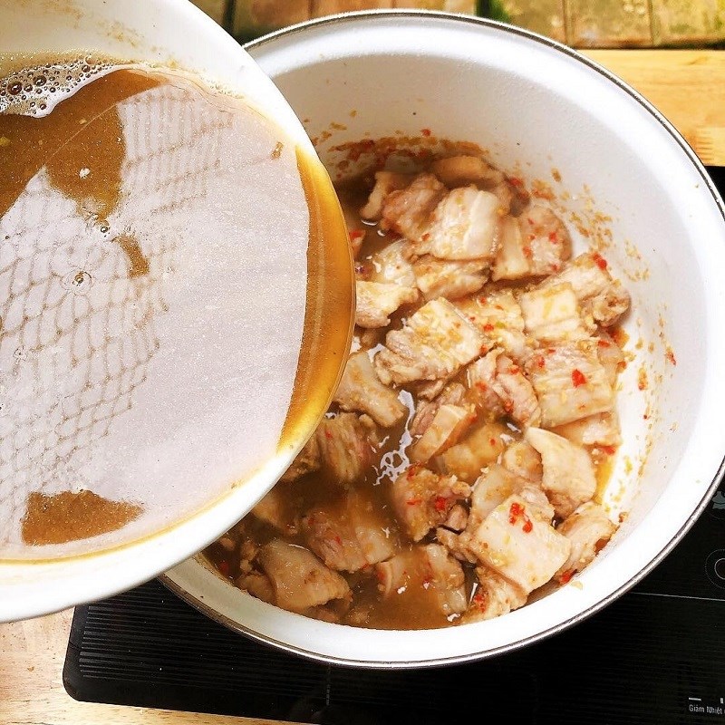 Step 4 Cook fish sauce hotpot Fish sauce hotpot