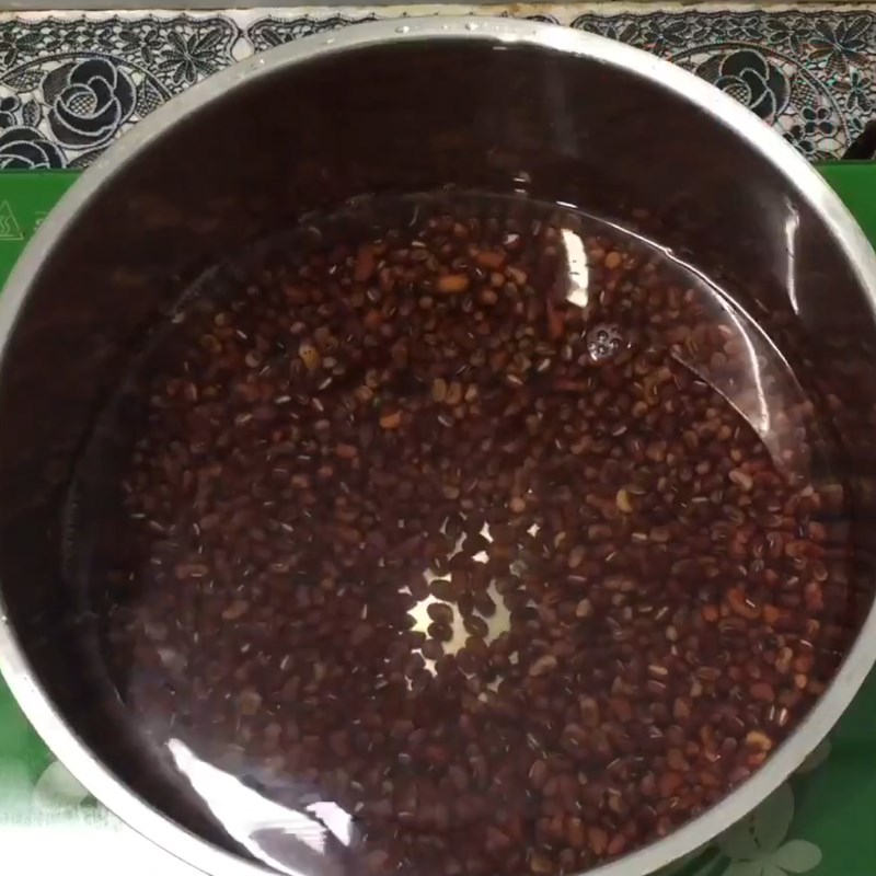 Step 4 Cook the red beans until soft red bean milk