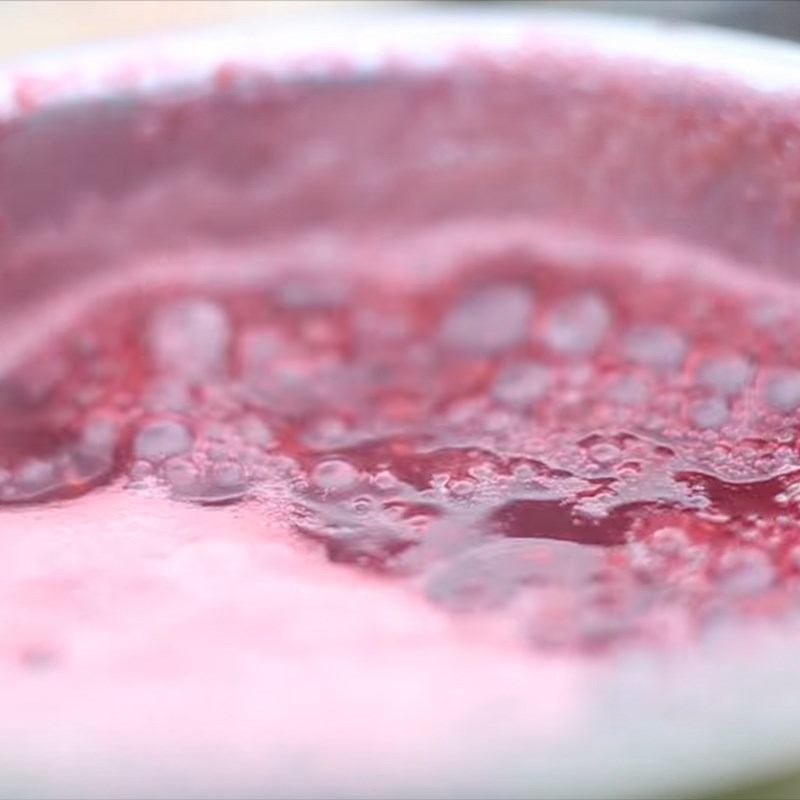 Step 3 Cook raspberry jam Raspberry juice