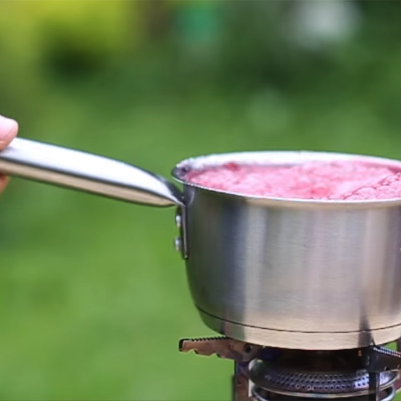 Step 3 Cook raspberry jam Raspberry juice