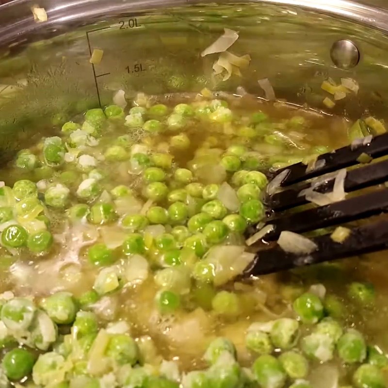 Step 2 Cooking the ingredients Pea Cream Soup