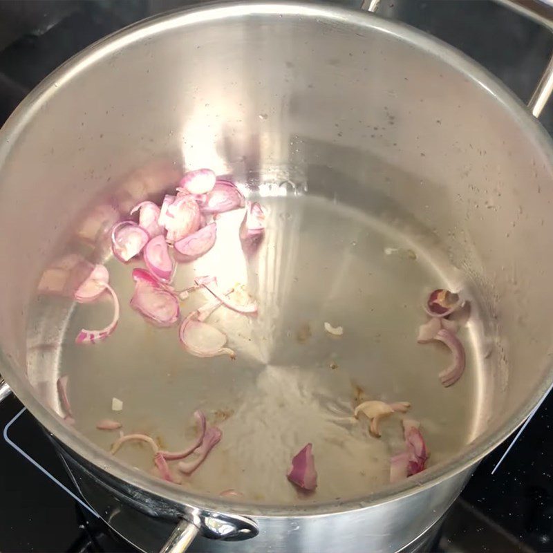 Step 3 Cook the tamarind soup Catfish cooked with tamarind