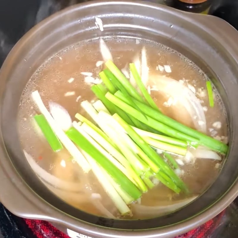 Step 4 Cook the tamarind broth
