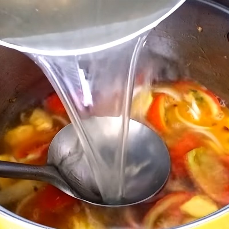 Step 4 Prepare the broth for fish cake noodle soup