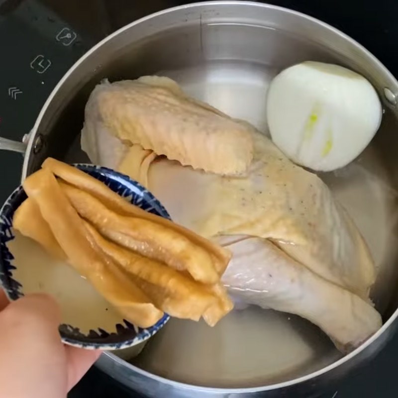 Step 2 Cooking the broth for chicken noodle soup