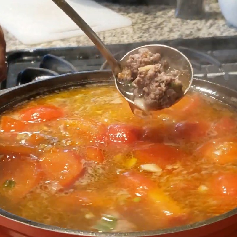 Step 4 Prepare the broth Beef noodle with tomatoes