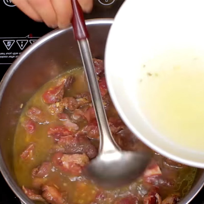 Step 4 Cook the beef stew broth