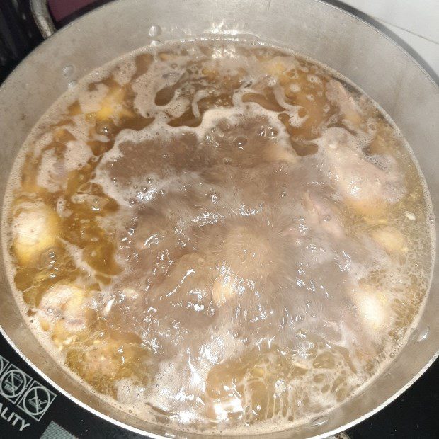 Step 5 Cook the broth Quang duck noodles
