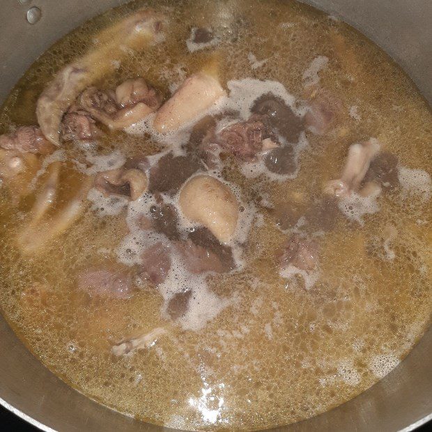 Step 5 Cook the broth Quang duck noodles