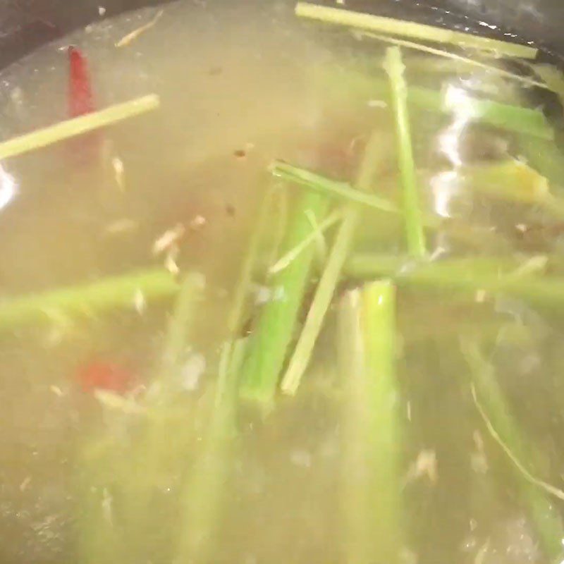 Step 3 Cook the hot pot broth Chicken hot pot with lime leaves
