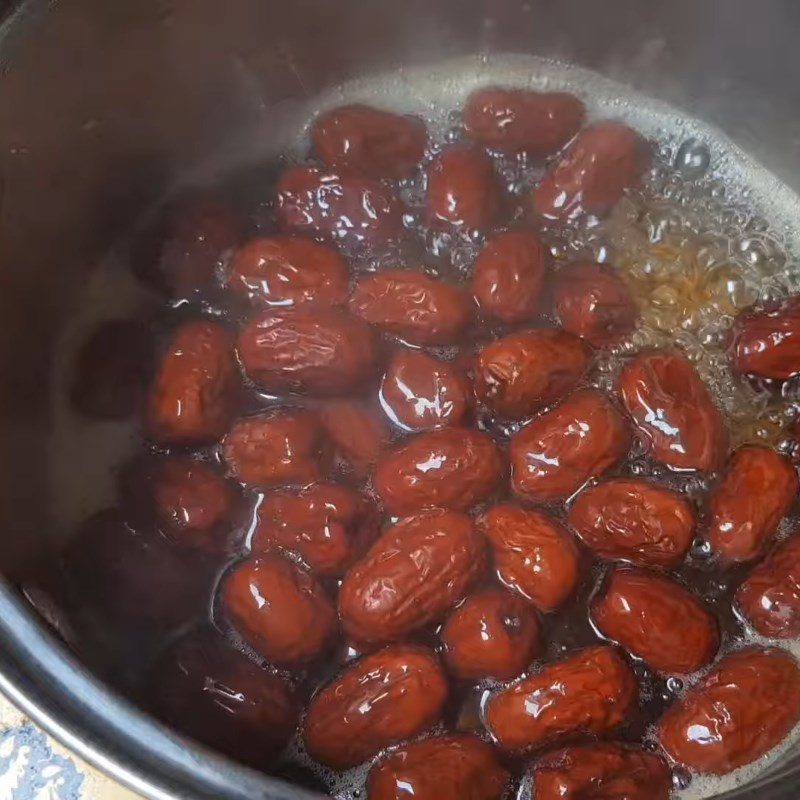 Step 3 Cook red apple sugar water herbal tea