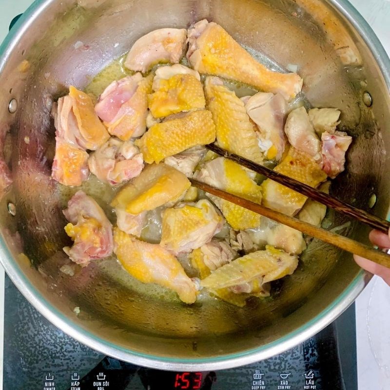 Step 3 Cooking Chicken Broth Bun Ga La E