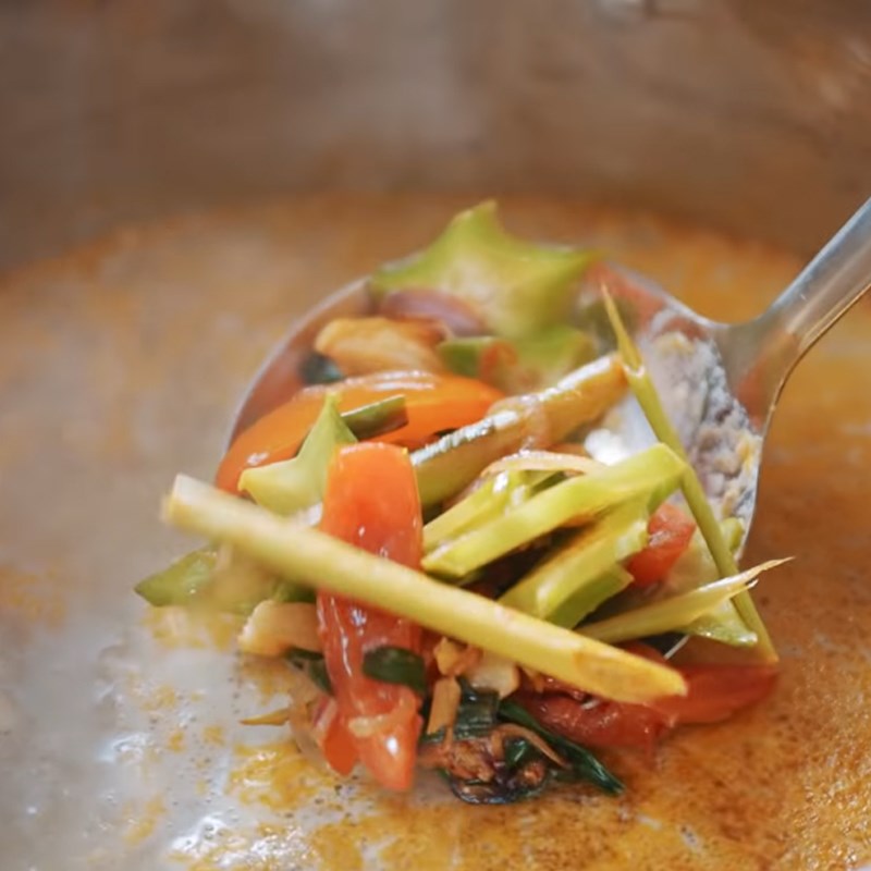 Step 4 Cooking the hot pot broth Seafood crab hot pot