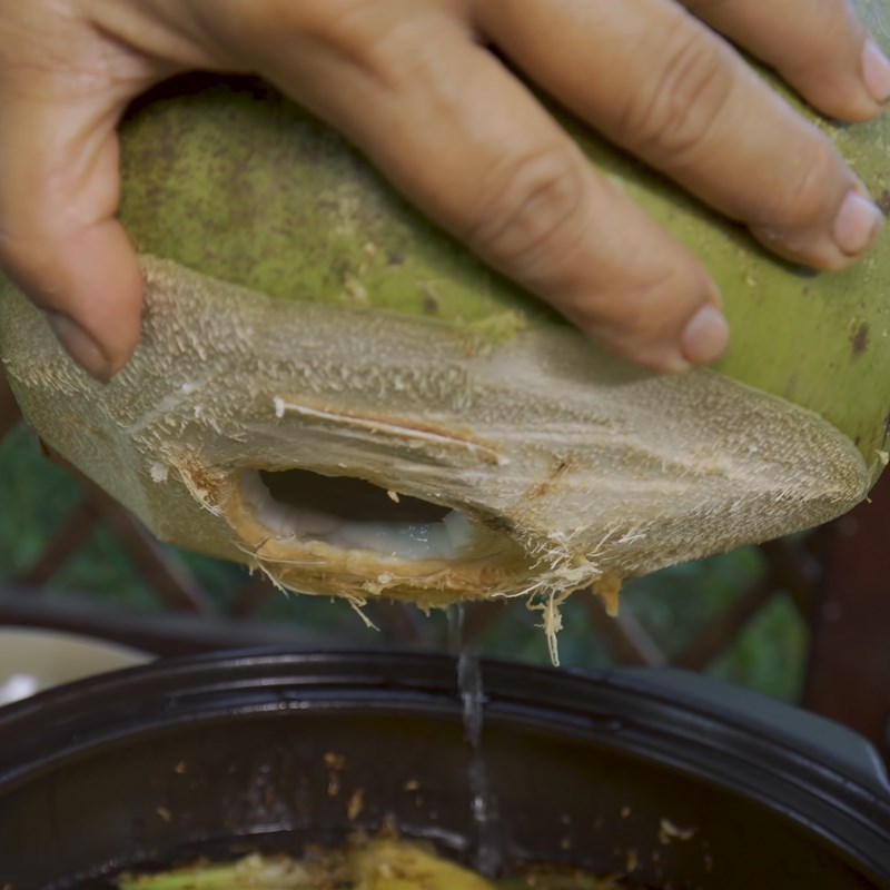 Step 4 Cooking the hot pot broth Frog hot pot with fermented rice