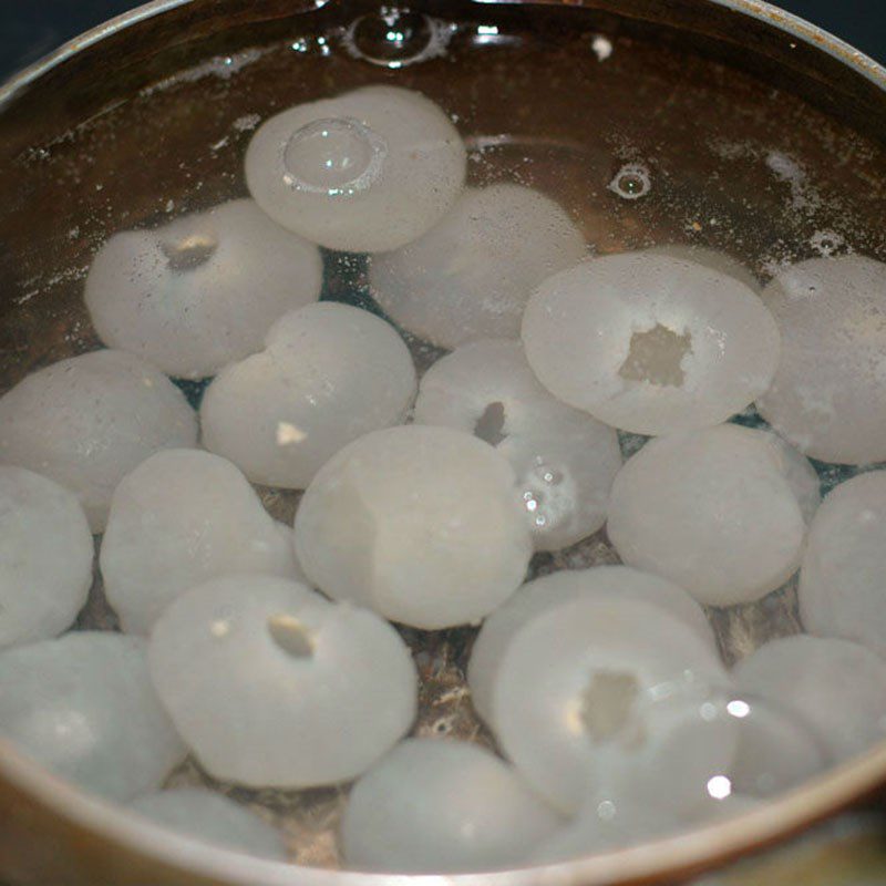 Step 4 Cook the longan sugar water Longan soaked in sugar