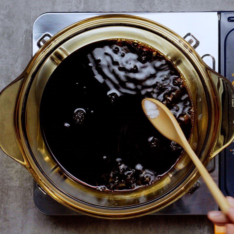 Step 3 Cook the soy sauce for the fried dough dipping sauce