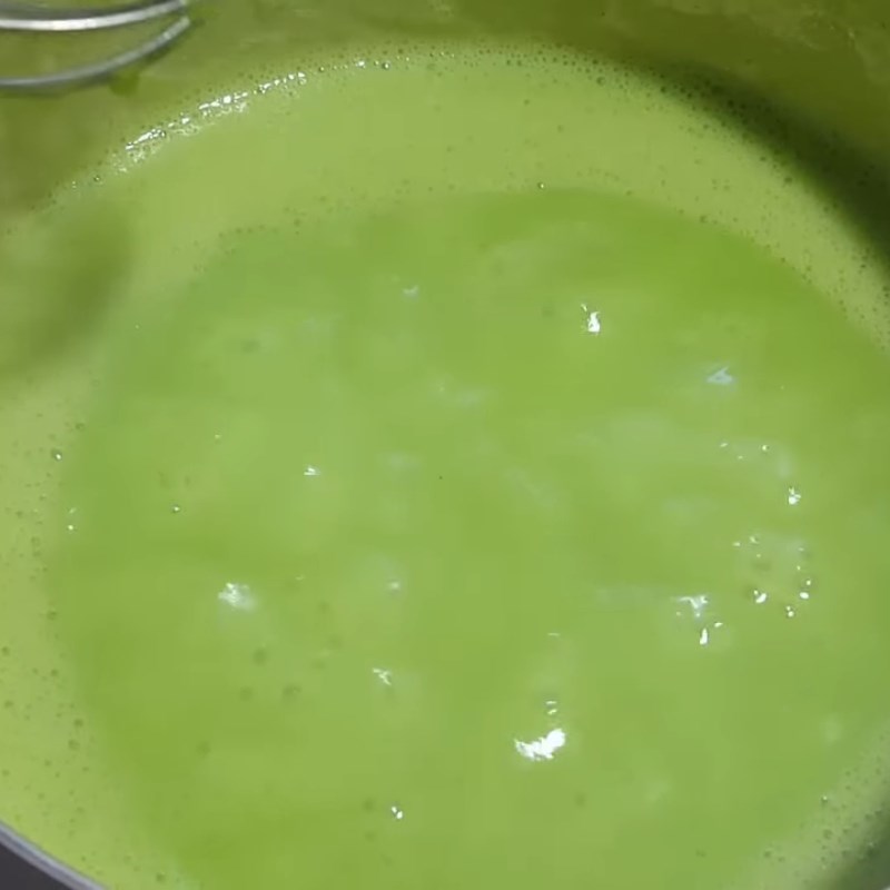 Step 3 Cook pandan leaf soy milk jelly