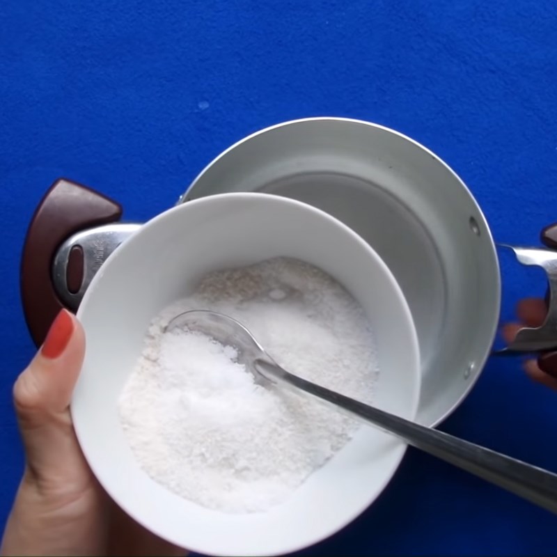Step 5 Cooking egg white jelly Boiled egg jelly