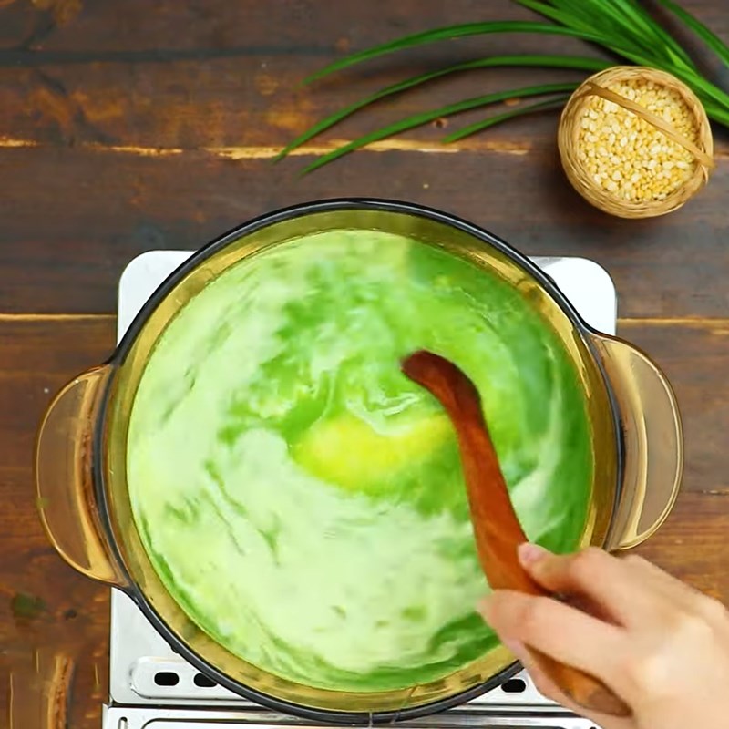 Step 3 Cooking the milk Mung bean milk with pandan leaves