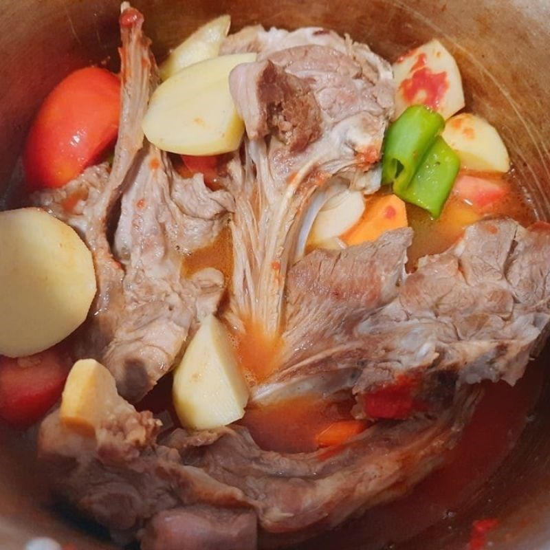 Step 3 Cooking lamb ribs with vegetables Lamb ribs stewed with vegetables