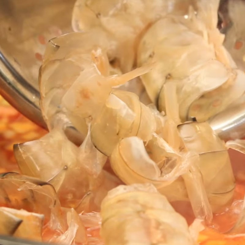 Step 5 Cook the soup Tomato shrimp scallop soup