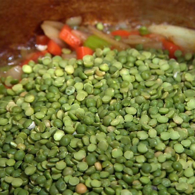Step 4 Cooking Soup Pea Soup with Bacon