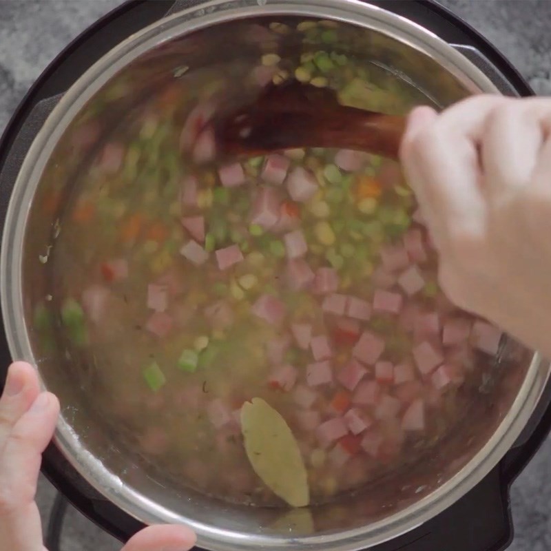 Step 3 Cook soup Pea soup with cold meat