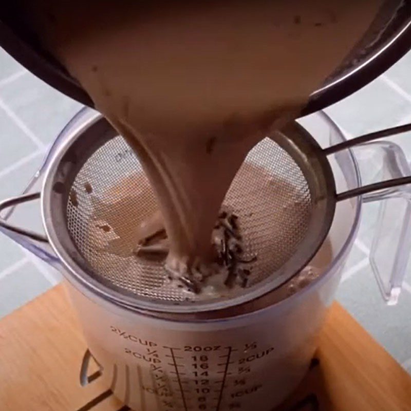 Step 3 Make milk tea Caramel milk tea