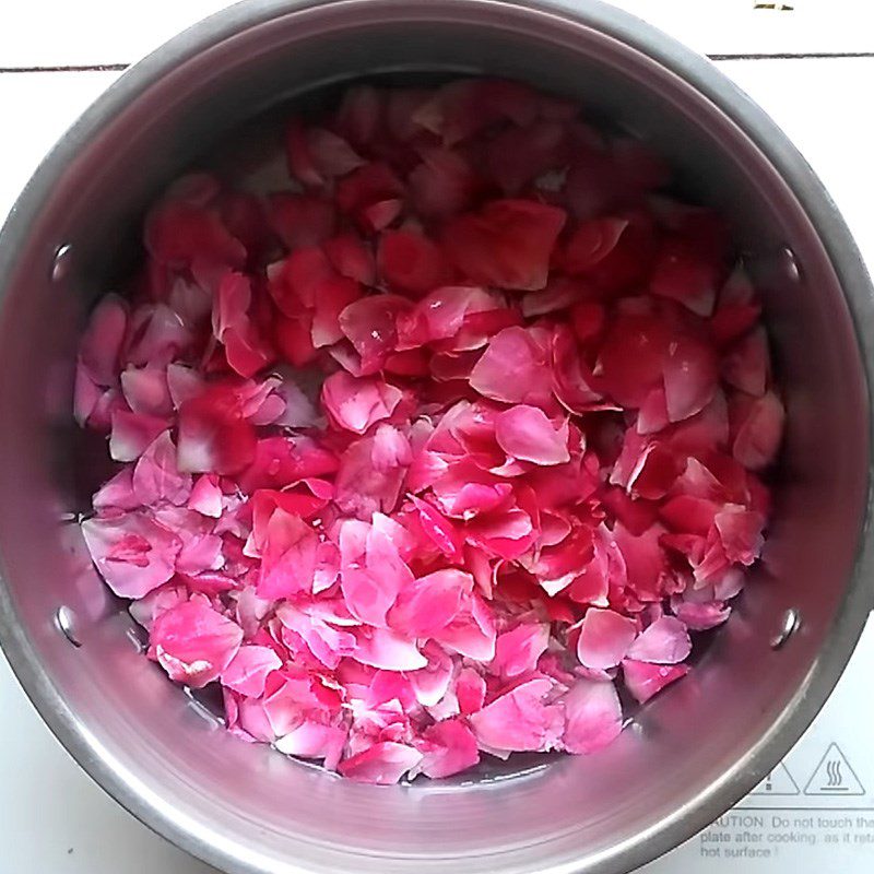 Step 2 Cooking and Extracting Rose Water with Fresh Roses